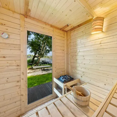 Cozy Wooden House By The Дом отдыха *